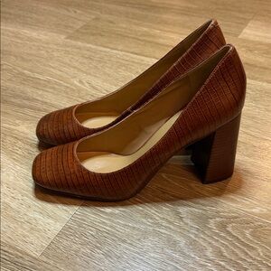 Elegant Brown Women's Block Heel Shoes